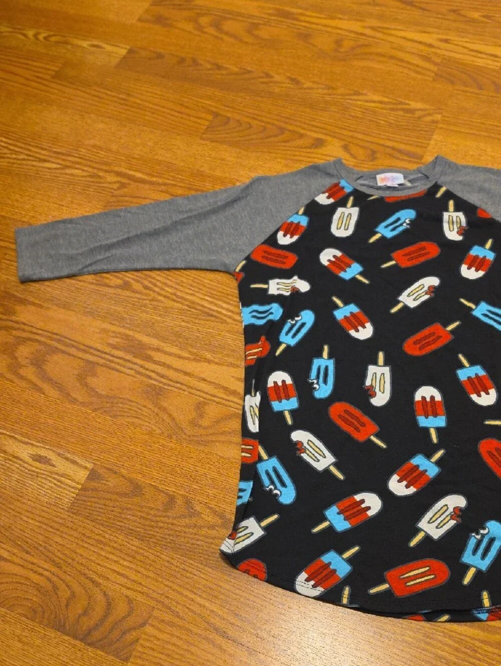 2 LuLaRoe Tops Like New
